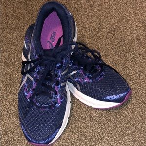 ASICS Gel Incite 4 size 8 navy blue